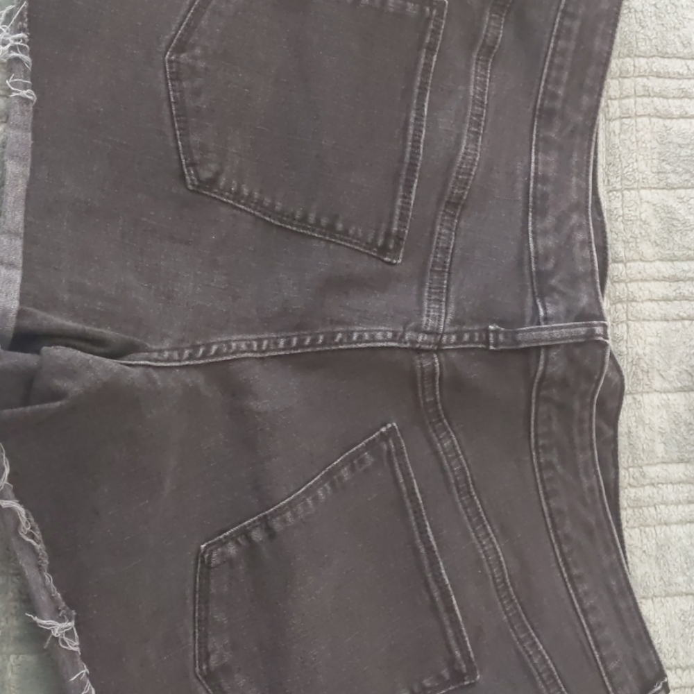 Shorts - Picture 3 of 3